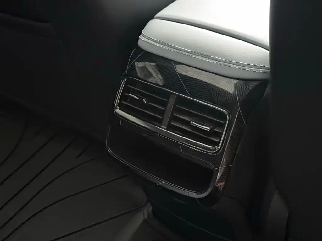BYD Seal — фото 22