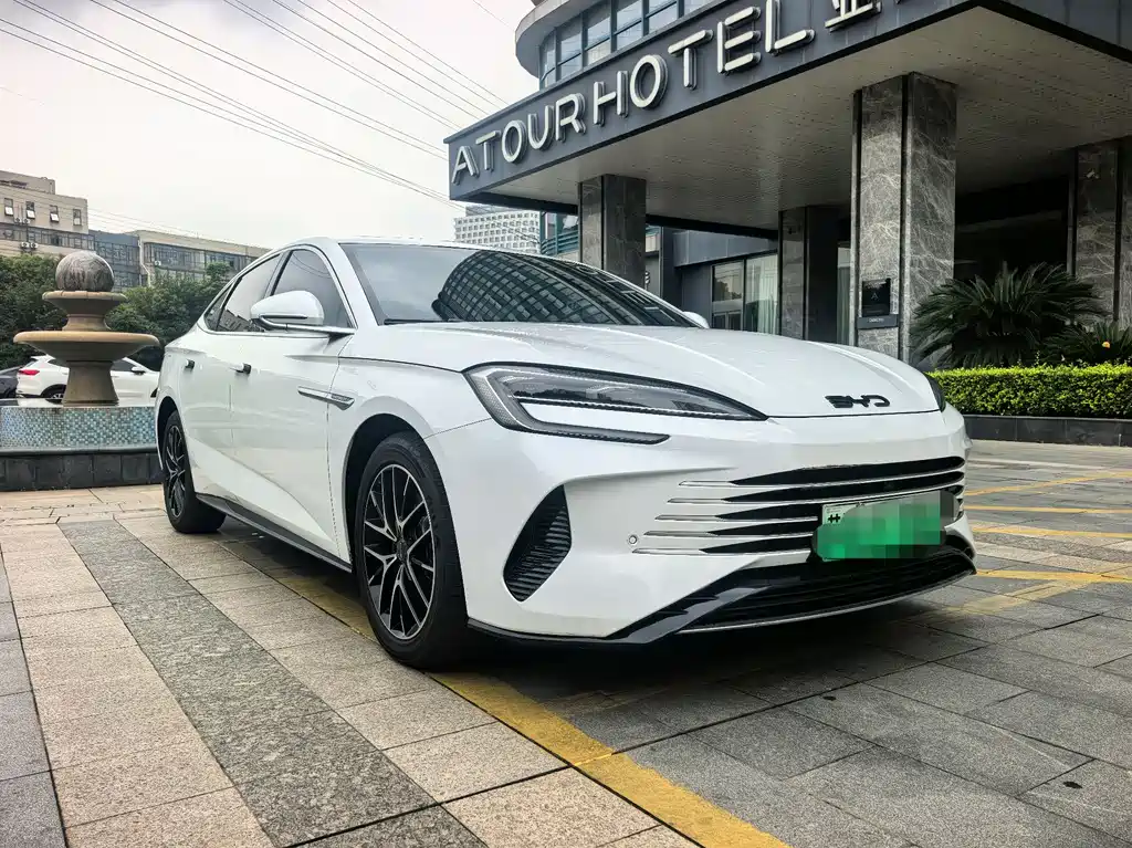 BYD Seal — фото 2