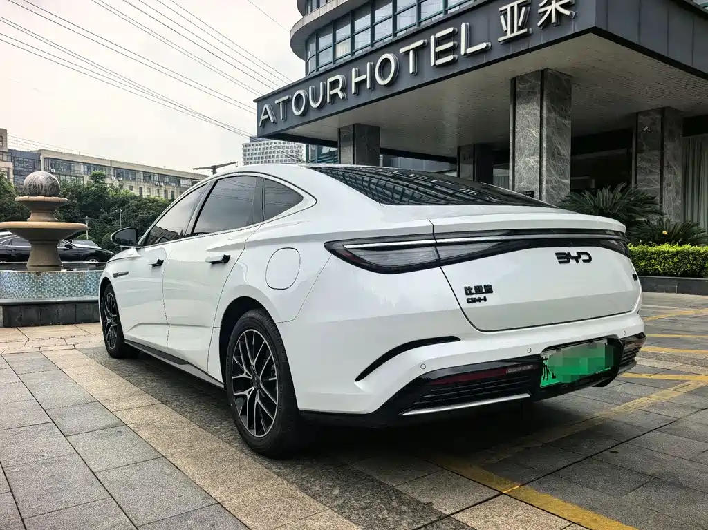 BYD Seal — фото 12