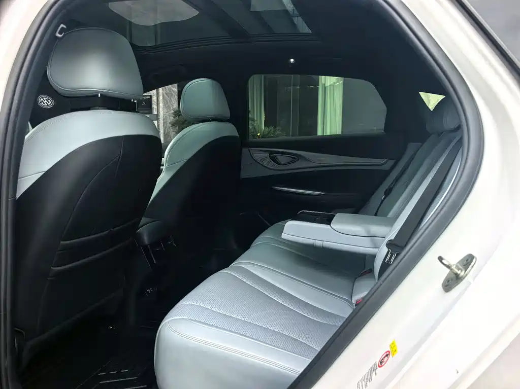 BYD Seal — фото 6