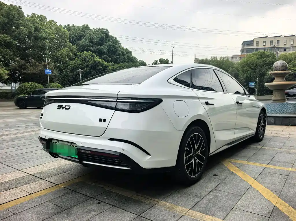 BYD Seal — фото 10
