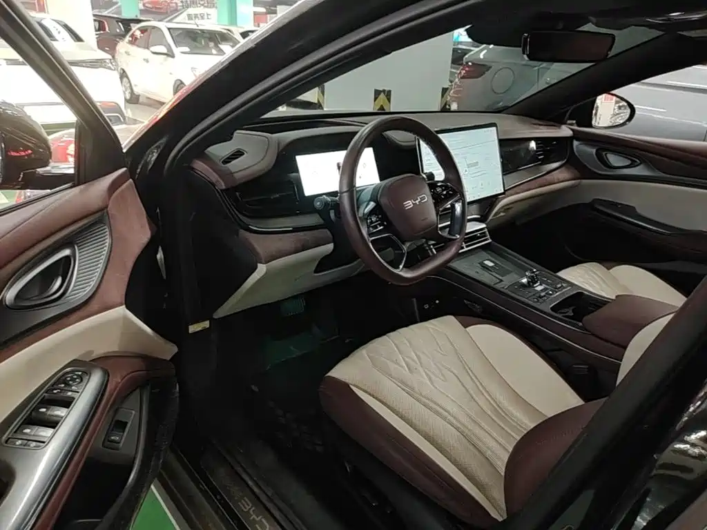 BYD Seal — фото 15