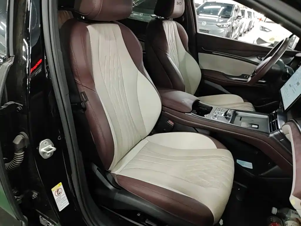 BYD Seal — фото 25