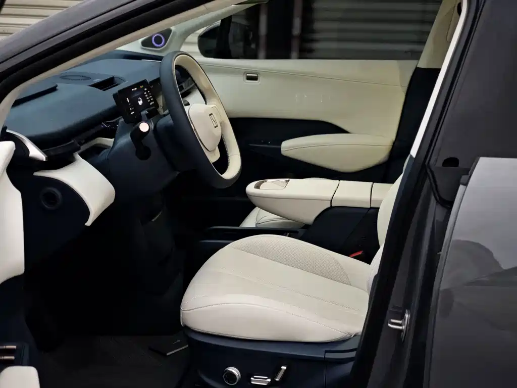 Zeekr X — фото 7
