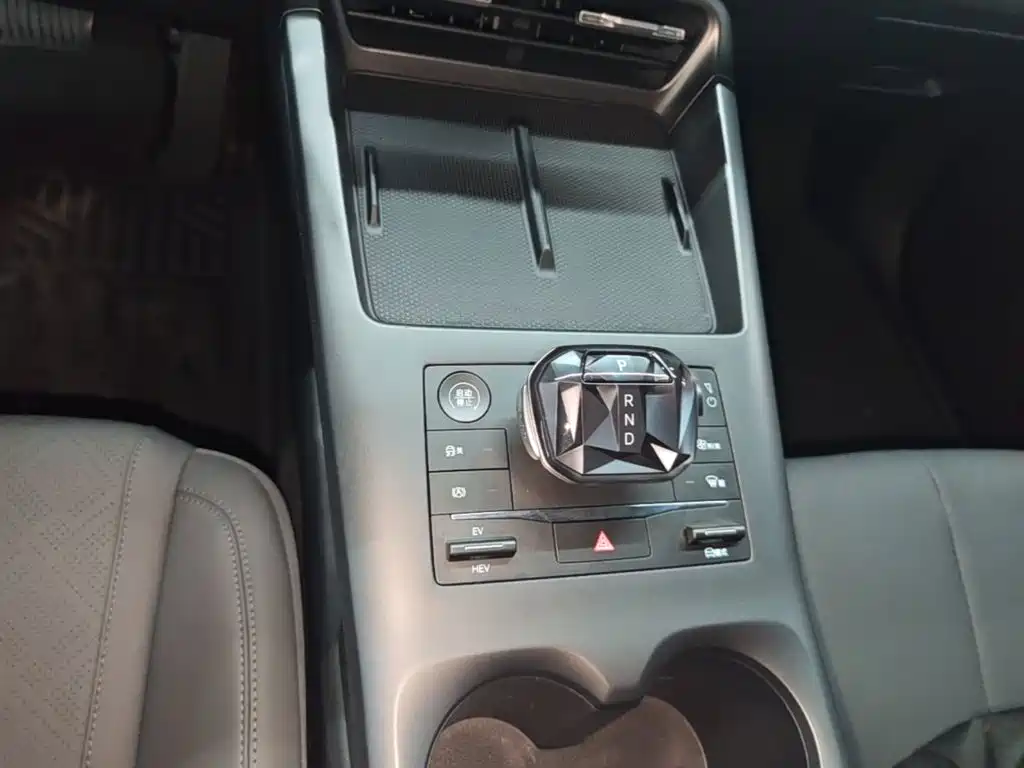 BYD Qin PLUS — фото 14
