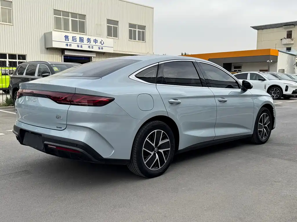 BYD Qin L — фото 9