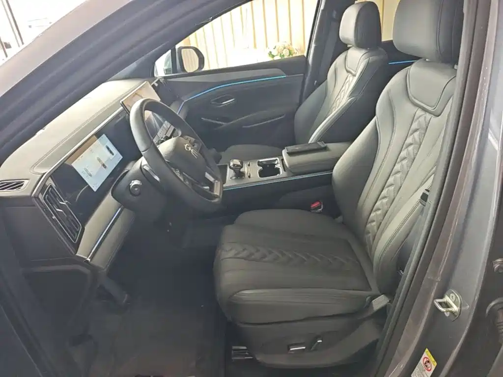 BYD L DM-i — фото 15