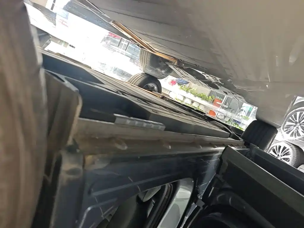 BYD L DM-i — фото 22