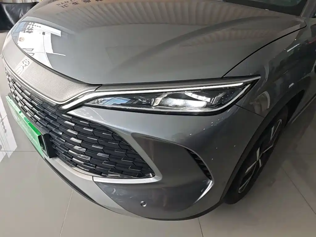 BYD L DM-i — фото 24