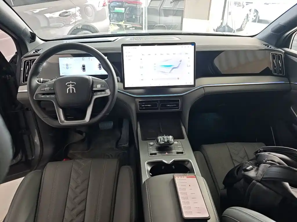 BYD L DM-i — фото 10