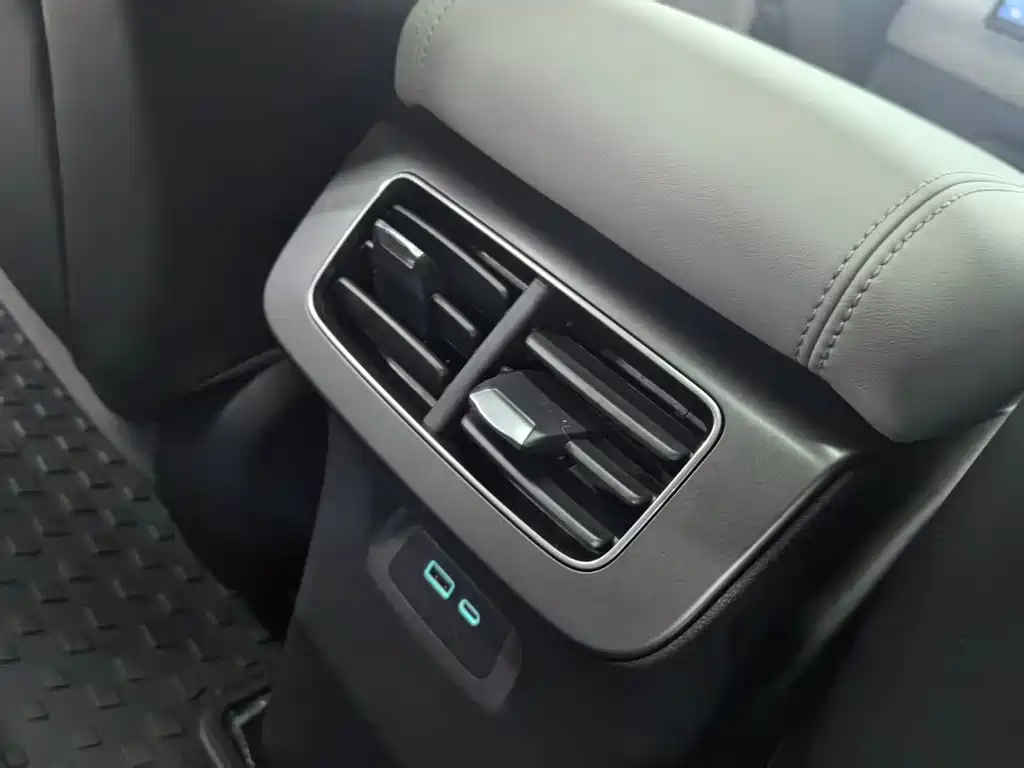 BYD Seal 06 DM-i Touring — фото 15
