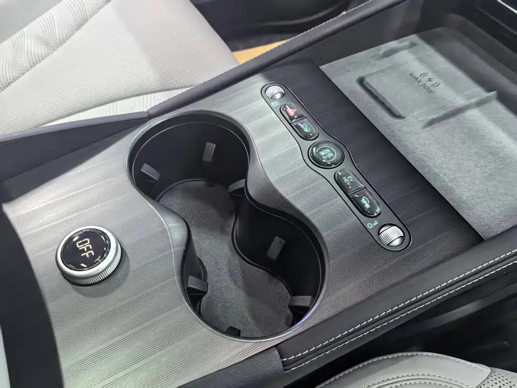 BYD Seal 06 DM-i Touring — фото 18