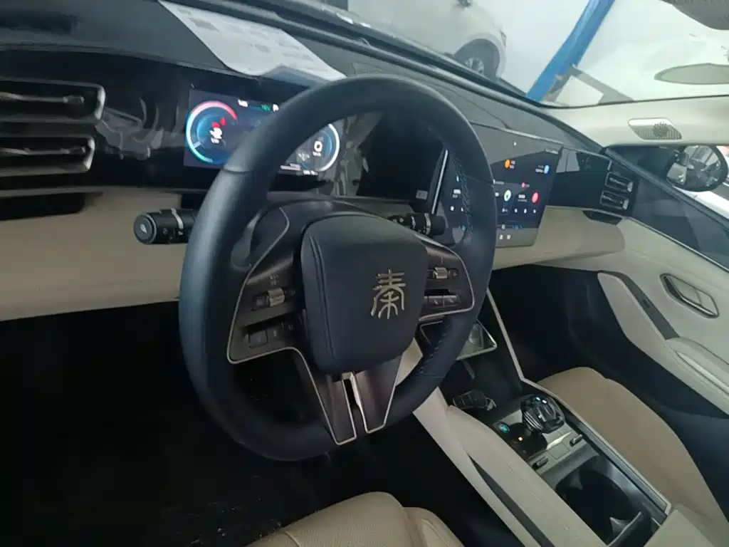 BYD Qin L — фото 11