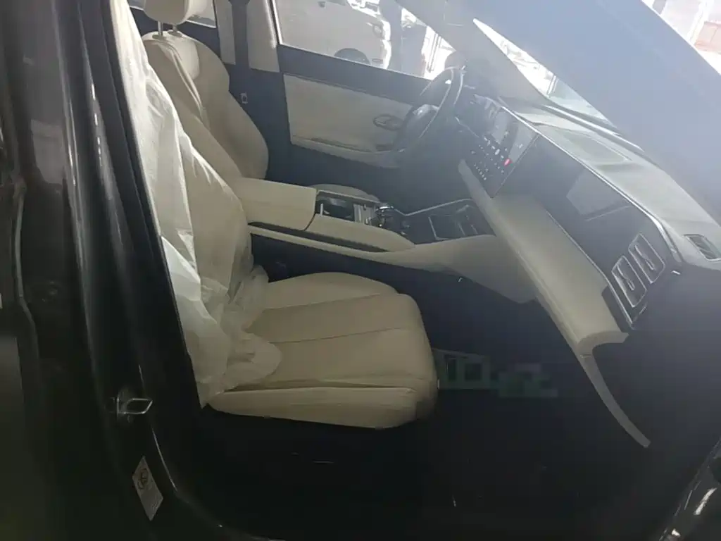 BYD Qin L — фото 25
