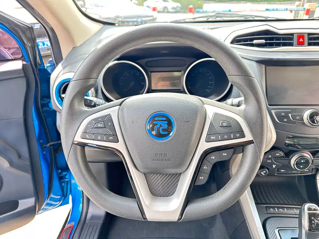 BYD Yuan EV — фото 15