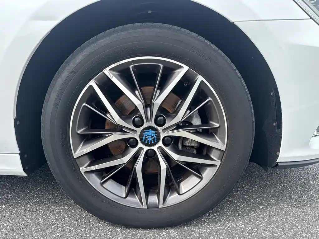 BYD Qin Pro NEV — фото 20