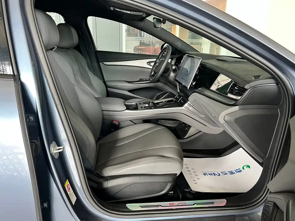 BYD Seal 07 DM-i — фото 11