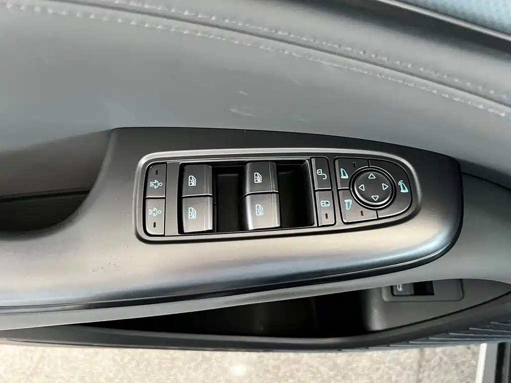 BYD Seal 07 DM-i — фото 14