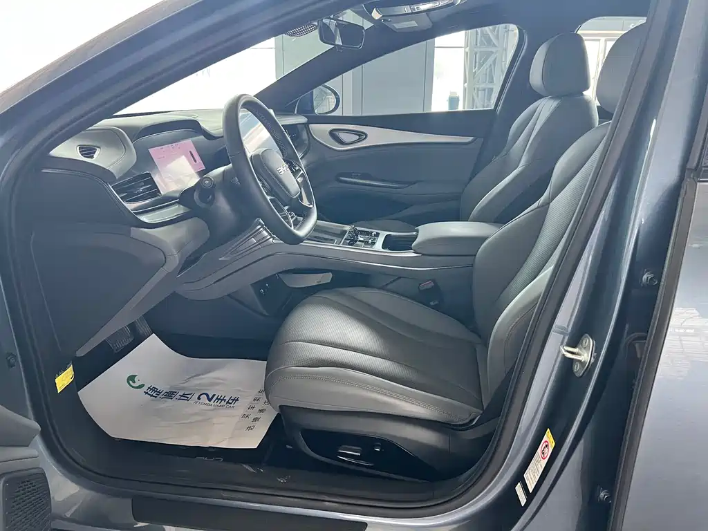 BYD Seal 07 DM-i — фото 15