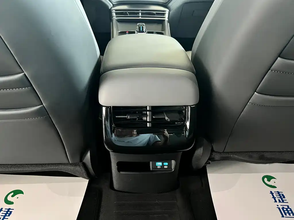 BYD Seal 07 DM-i — фото 26