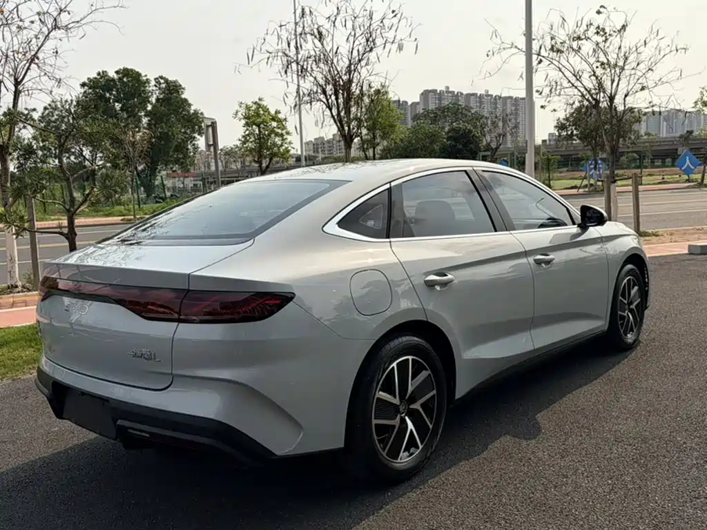 BYD Qin L — фото 20