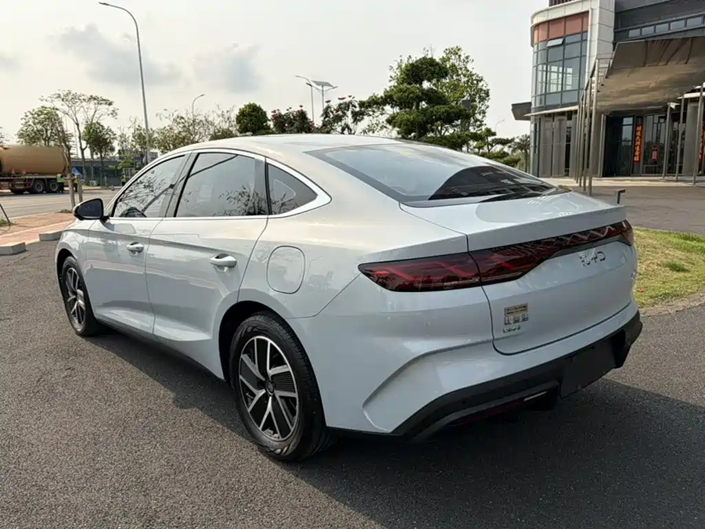 BYD Qin L — фото 22