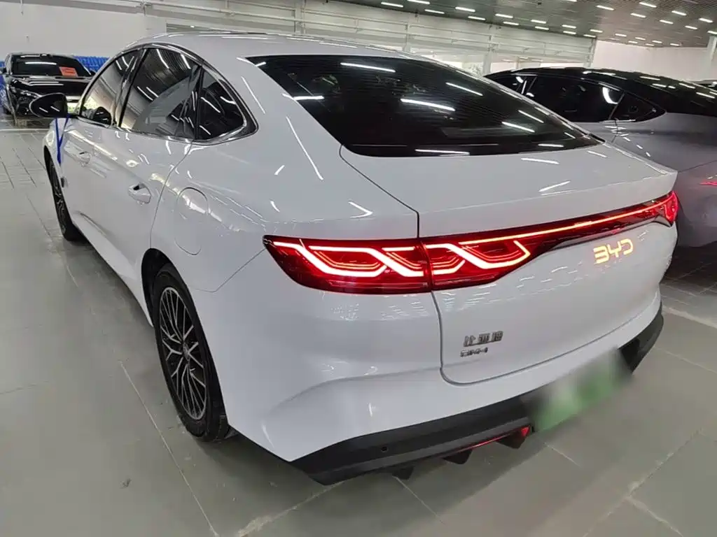 BYD Qin L — фото 23