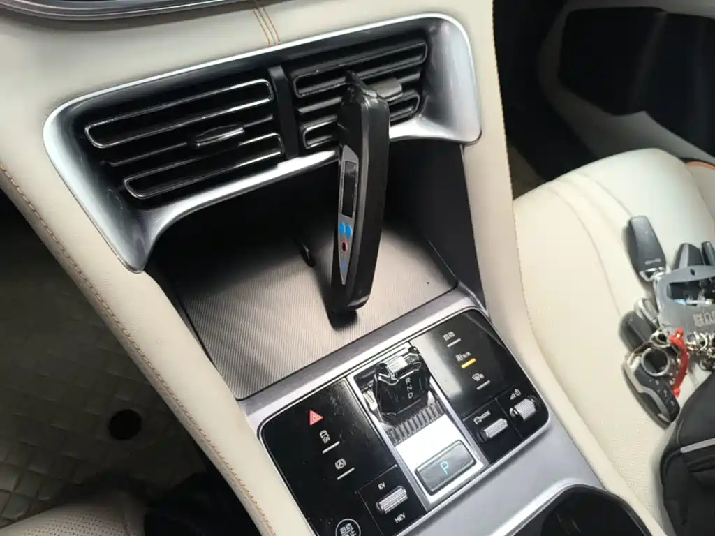 BYD PLUS New Energy — фото 10