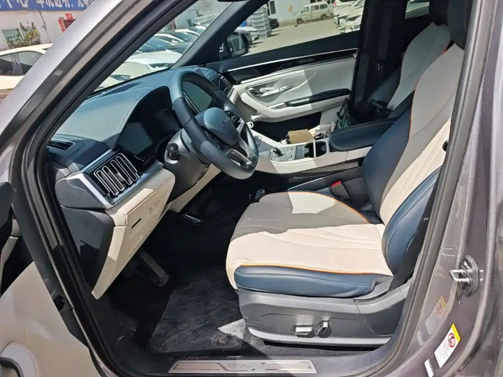 BYD PLUS New Energy — фото 11