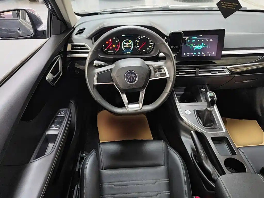 BYD Qin — фото 17