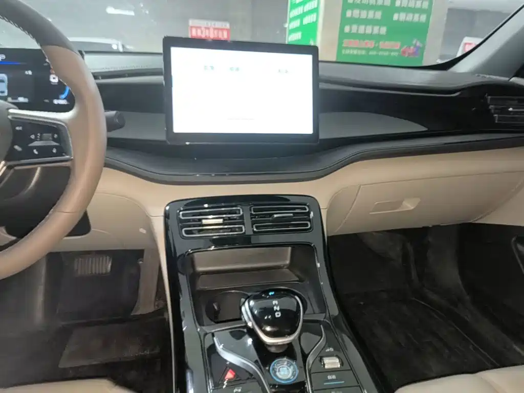 BYD Qin PLUS — фото 13