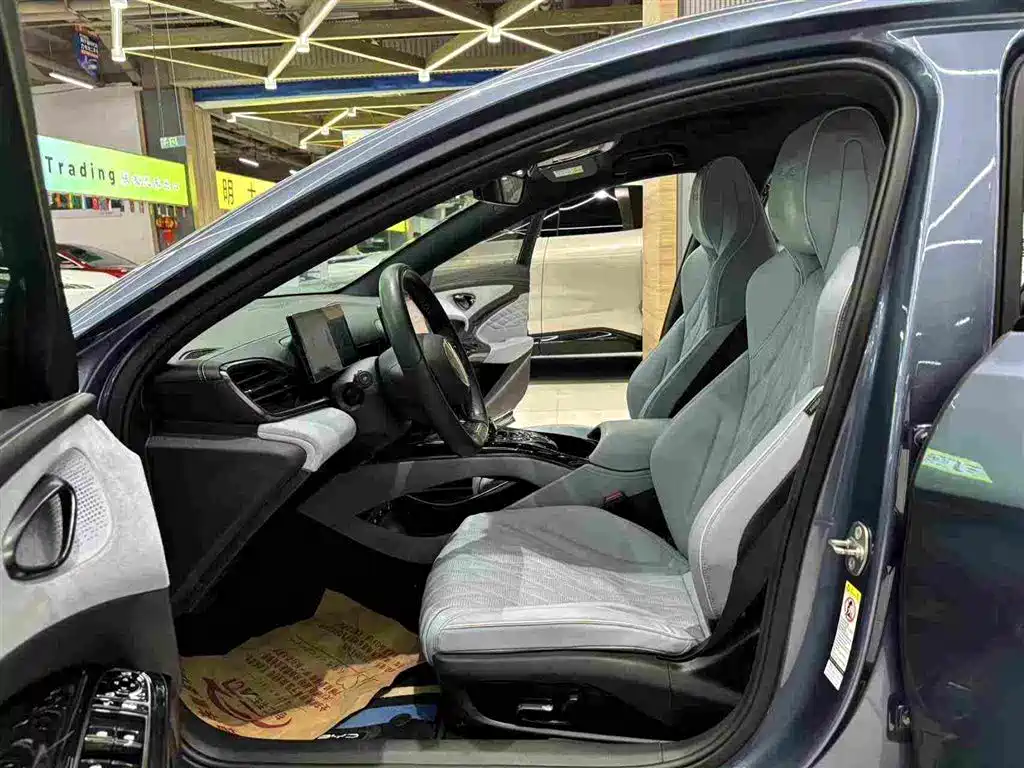 BYD Seal — фото 11