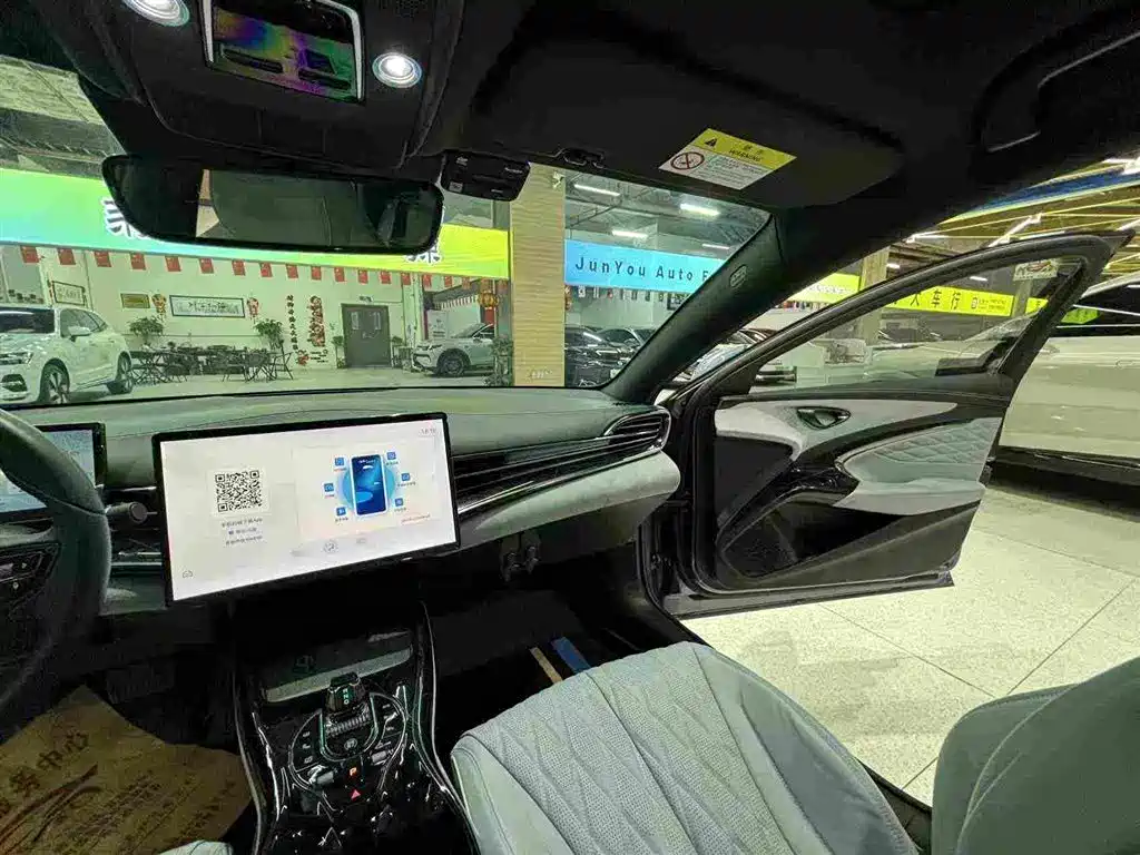 BYD Seal — фото 21