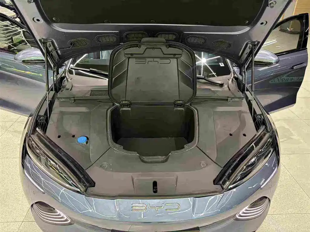 BYD Seal — фото 29