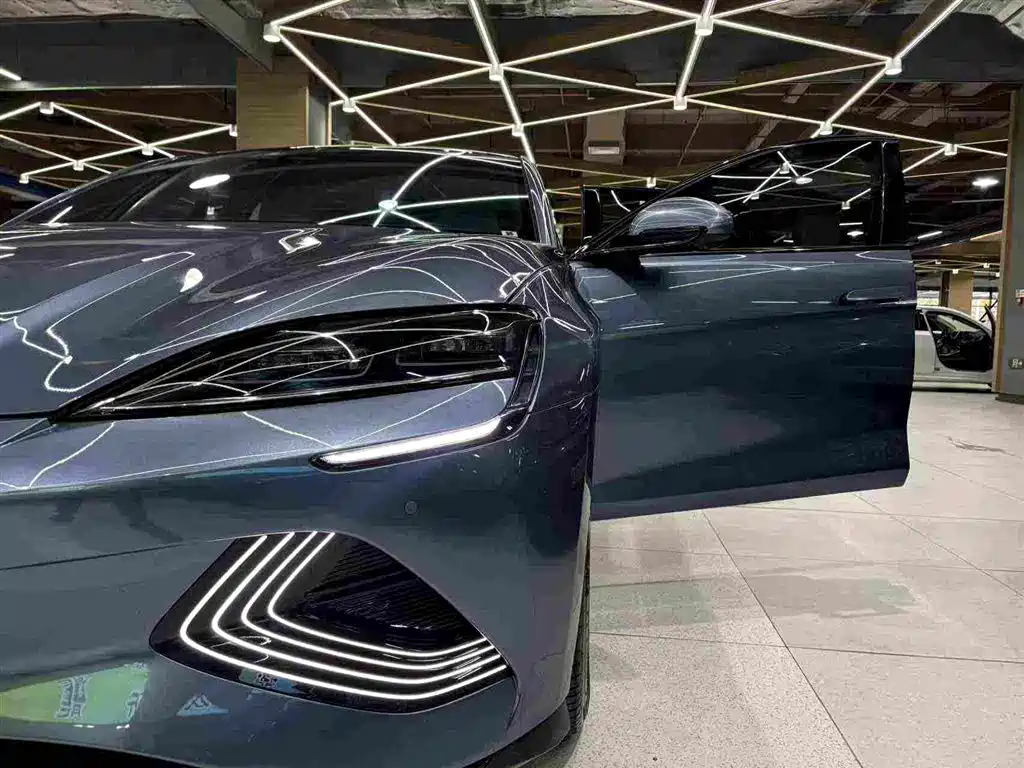 BYD Seal — фото 8