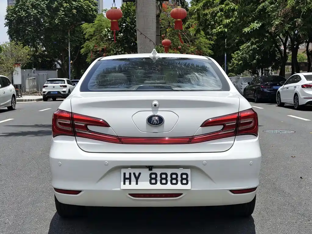 BYD Qin NEV — фото 5