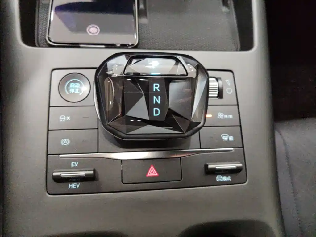 BYD Qin PLUS — фото 14