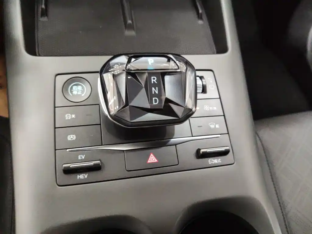 BYD Qin PLUS — фото 14