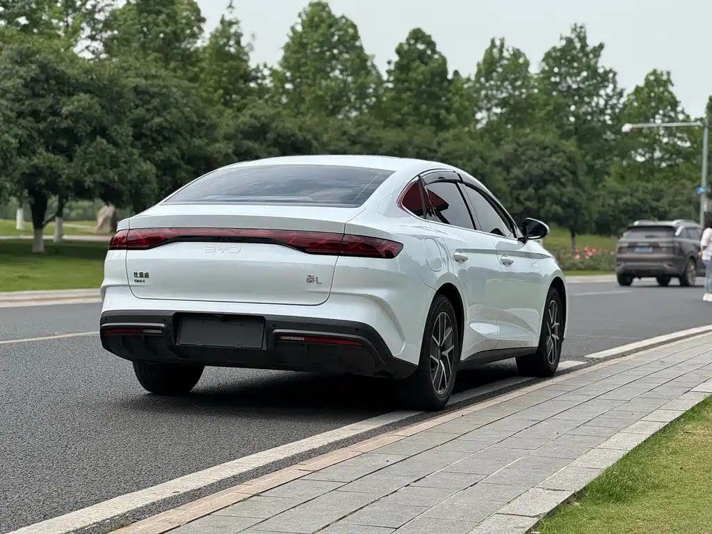 BYD Qin L — фото 7