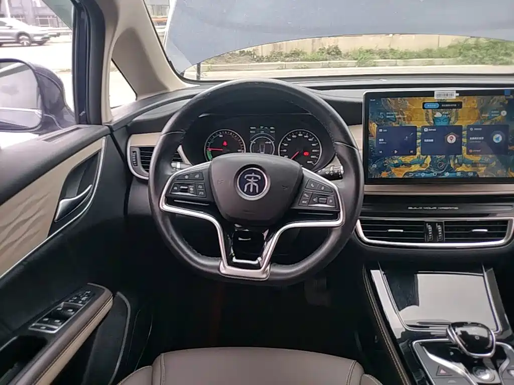 BYD MAX New Energy — фото 11