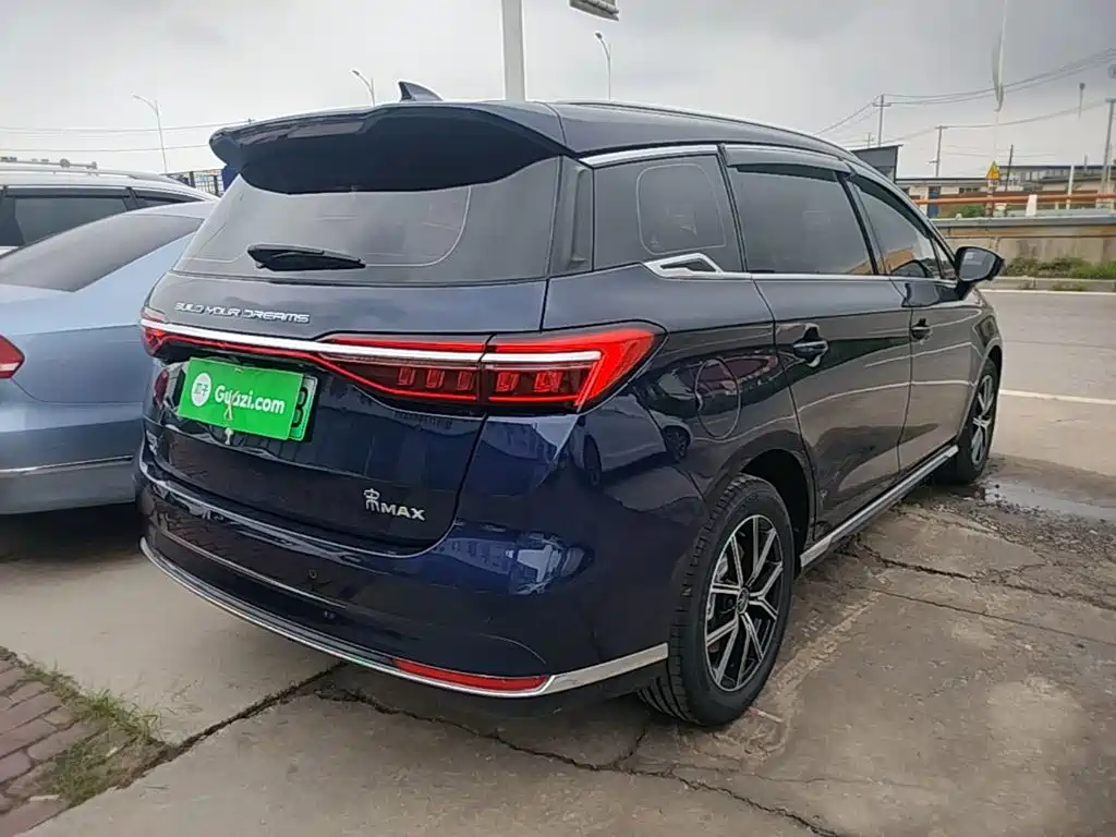 BYD MAX New Energy — фото 7