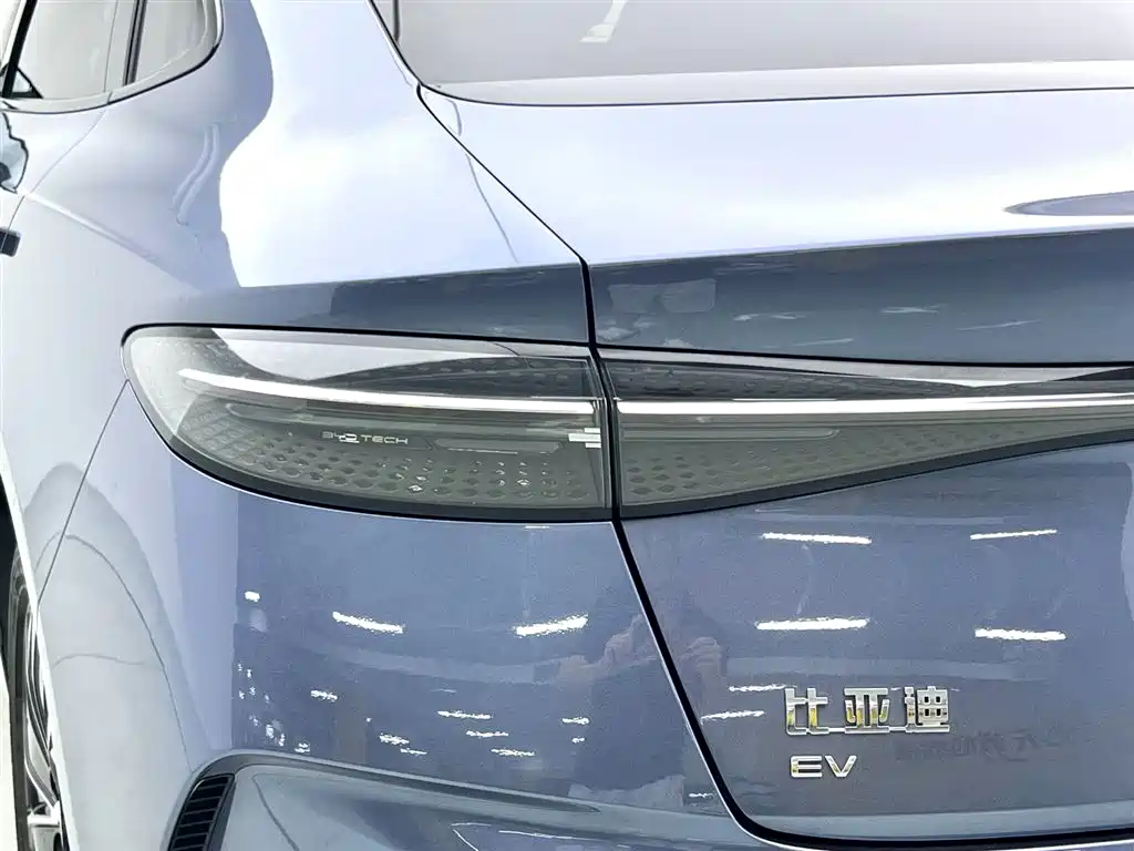 BYD Seal — фото 3