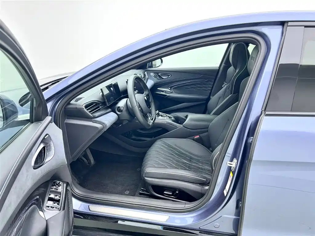BYD Seal — фото 9