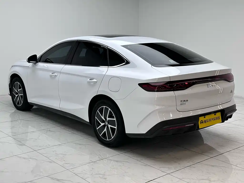 BYD Qin L — фото 17