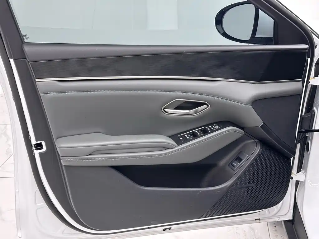 BYD Qin L — фото 10