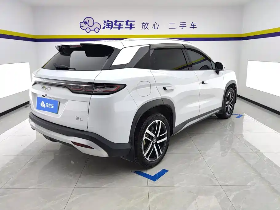 BYD L DM-i — фото 3