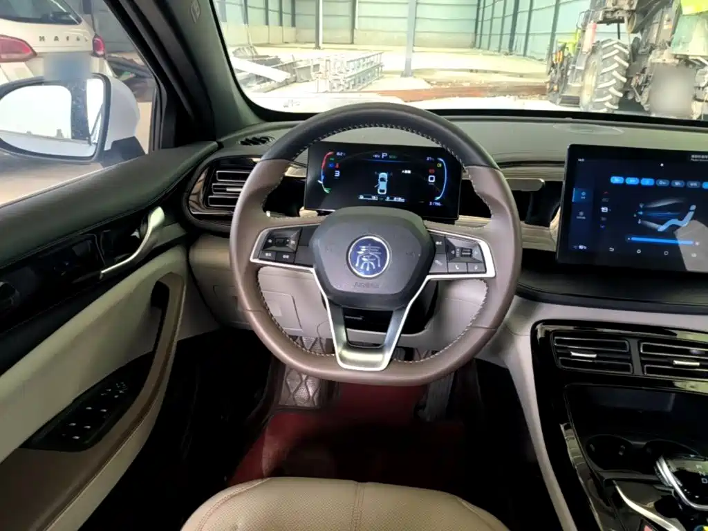BYD Qin PLUS — фото 11