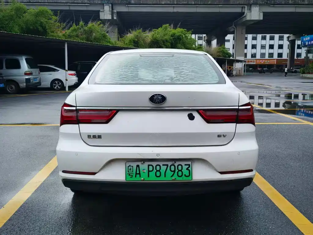 BYD Qin NEV — фото 5