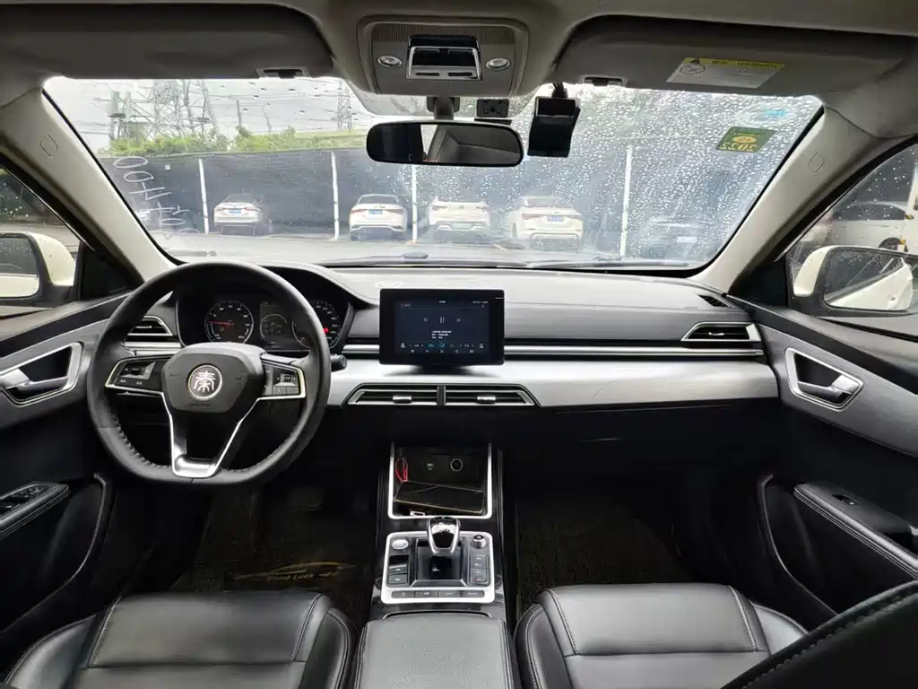 BYD Qin NEV — фото 10