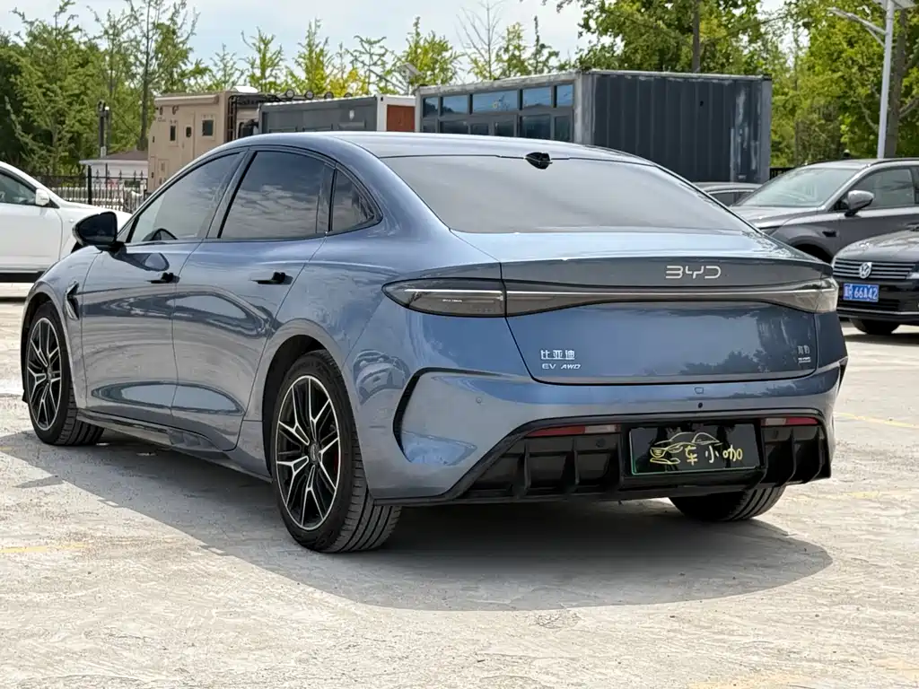 BYD Seal — фото 15